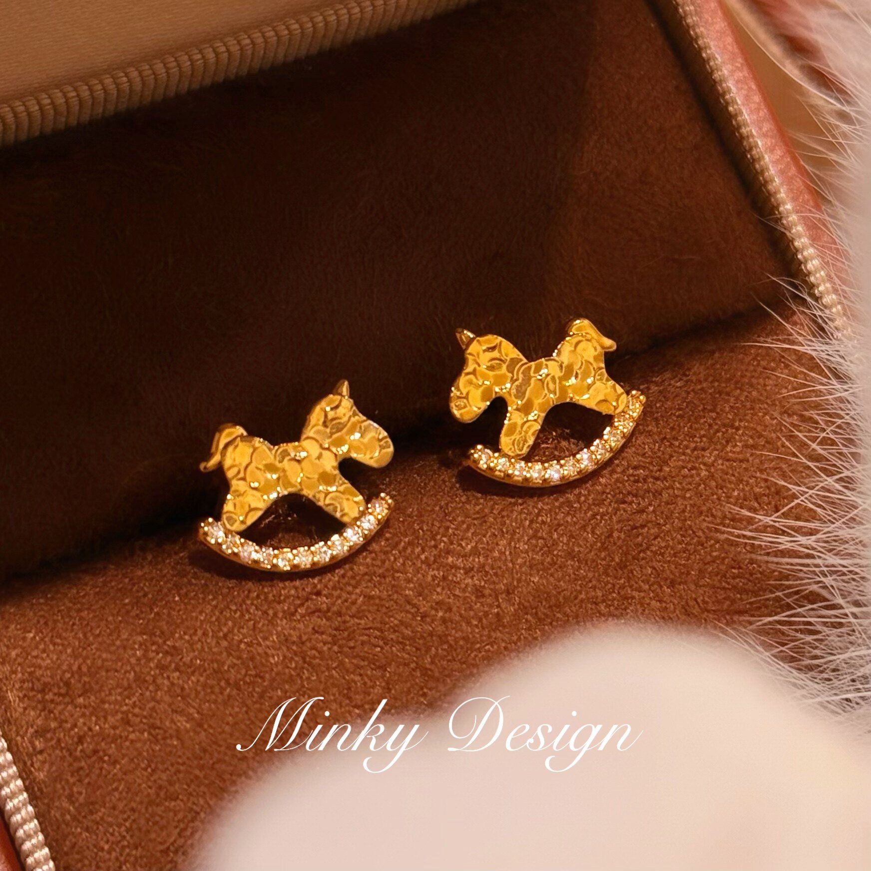 「童年趣事」简约金色小马蚊香盘耳夹无耳洞耳钉可爱耳环小众耳饰,饰品/流行首饰/时尚饰品新,耳夹,淘宝优惠券,粉丝福利购,淘宝优惠卷