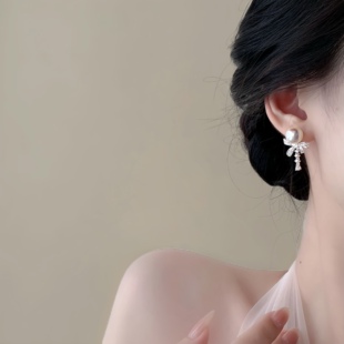 「幻彩蝶结」超公主!施家珍珠耳饰蝴蝶结蚊香盘耳夹无耳洞女耳环