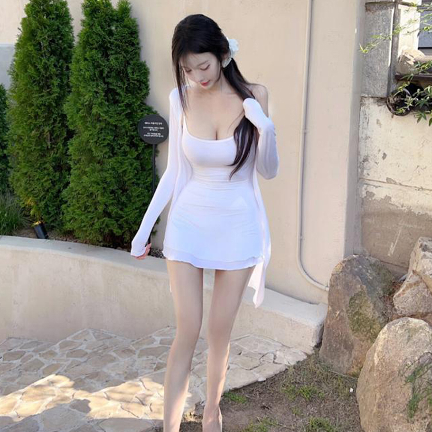 辣妹白色修身显瘦收腰性感裙子低胸吊带连衣裙短裙纯欲套装女秋季