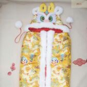 婴儿手工披风宝宝防风冬季 加厚儿童中国免毛披风龙头外出保暖