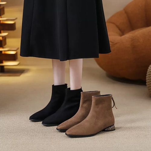 金特百丽真皮尖头粗跟短靴女2025新款法式羊皮磨砂复古中跟瘦瘦靴