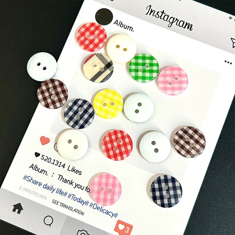 辅料树脂两眼纽扣装饰扣子 DIY缝纫辅料衣服衬衫扣彩色格子纽扣子