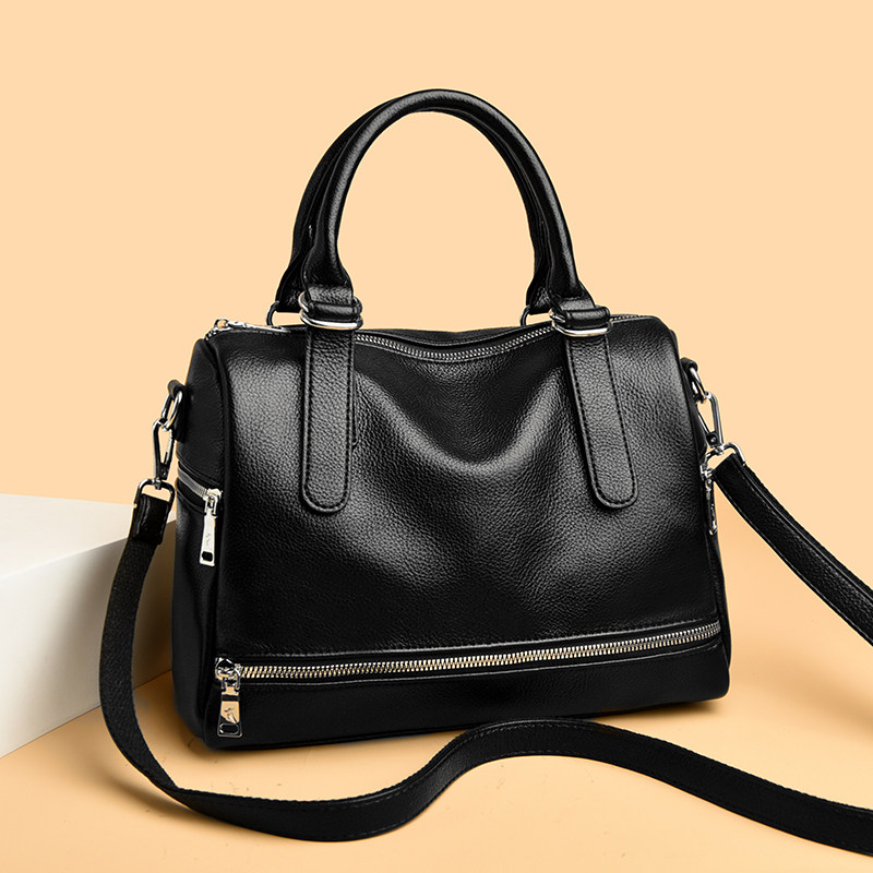 真皮女包2025新款斜挎包女软皮大气波士顿枕头包大容量中年妈妈包