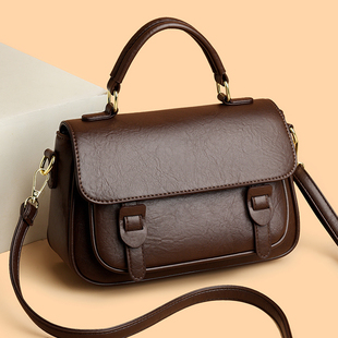 真皮女士包2025新款邮差包大容量单肩斜挎包通勤手提包休闲小方包