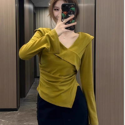 绿色设计感小众V领长袖T恤女加绒磨毛秋冬季内搭可外穿打底衫上衣