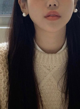 时尚气质珍珠款耳环女2026新款潮小众设计高级感耳钉简约百搭耳饰