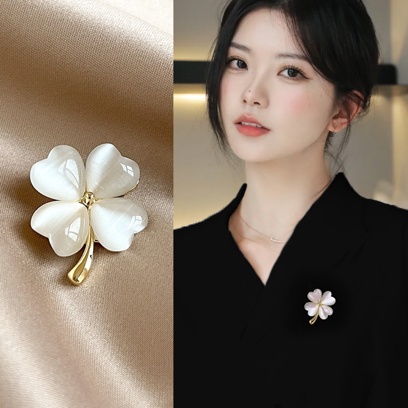 精致四叶草猫眼石胸针