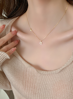 金色四叶草轻奢项链2025年新款爆款小众设计高级感锁骨链吊坠颈链