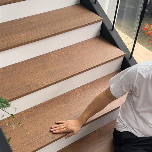 加厚仿古砖木纹楼梯踏步瓷砖哑光