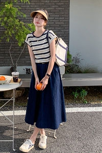 盐甜系条纹上衣牛仔半身裙两件套女2025年夏季新款高级感休闲套装图片