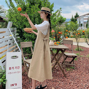 卡其色背带裙套装夏季女2025新款学院风减龄休闲泡泡袖上衣两件套图片