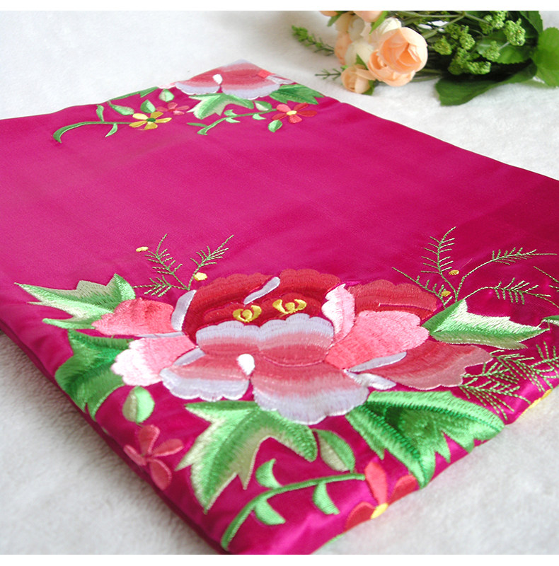 축제 전통 결혼 선물 실크 새틴 밝은 빨간색 이불 절묘한 컴퓨터 자수 이불 결혼식 중국 스타일 침구