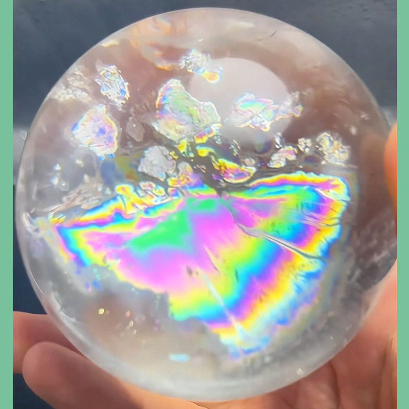 罕见双面七彩虹蝴蝶天然白水晶球