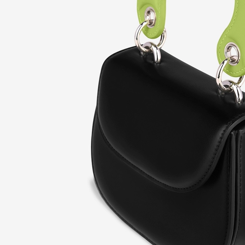 Коралловая маленькая черная сумка через плечо, 2023, осенняя, тренд сезона