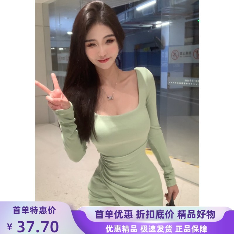 秋季简约修身显瘦裙子纯欲风