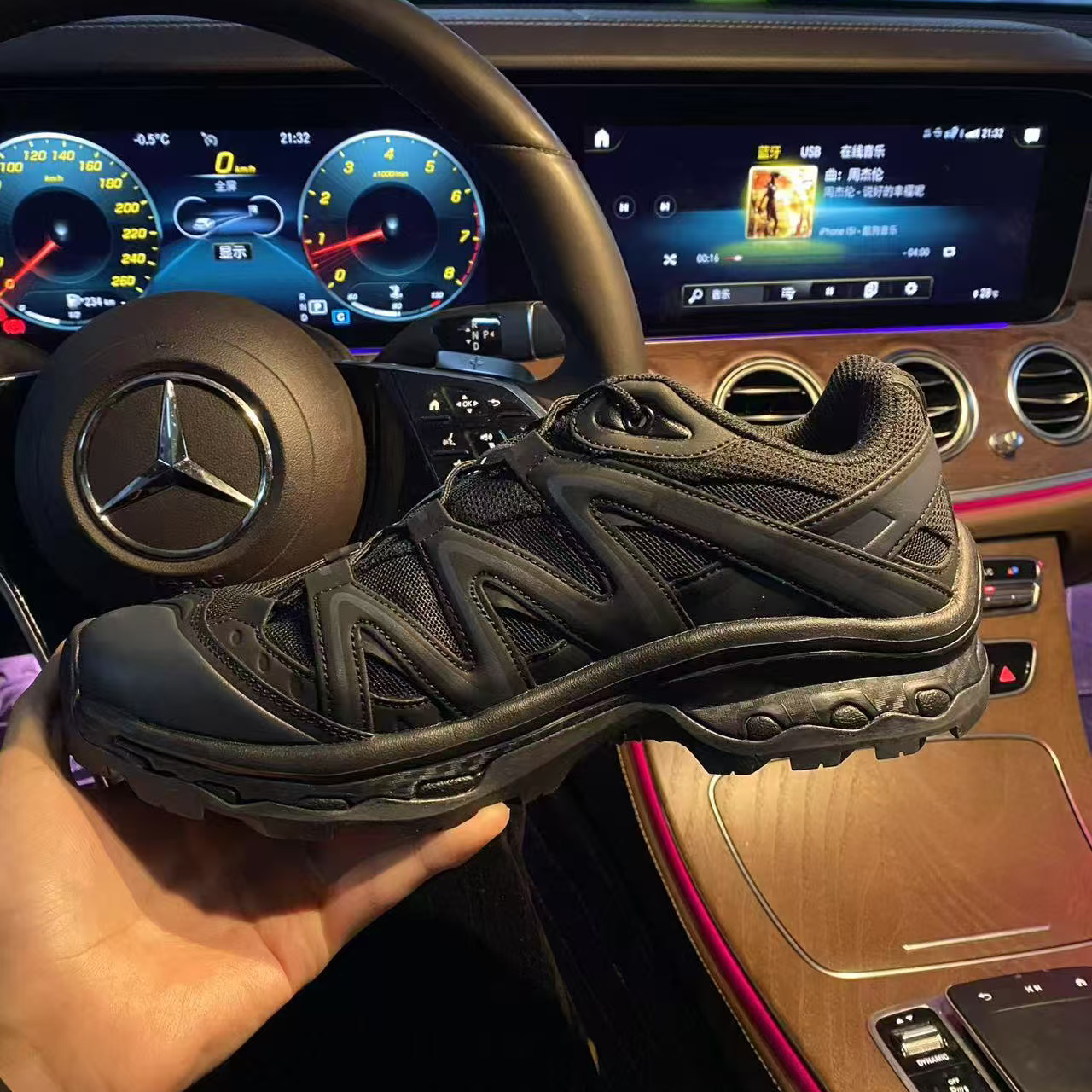 XT-Quest户外徒步登山鞋