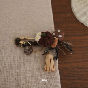 GUKUALI纯手工编织兔子胸针可爱毛绒挂件时尚配饰流苏装饰品秋冬