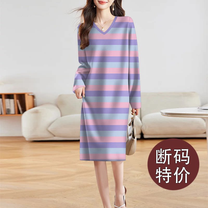 2026女装新款春秋季低圆领长袖中长裙条纹宽松遮肚减龄打底连衣裙