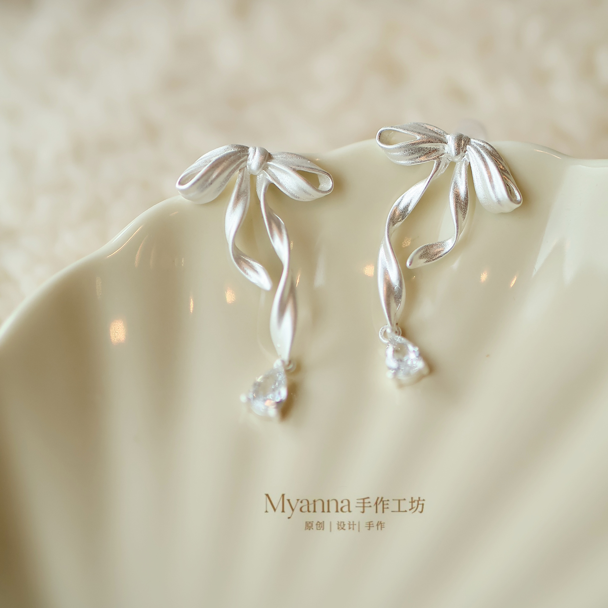 甜美可爱蝴蝶结丝带清冷感耳钉