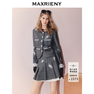 H型外套，细腻绣花与珠片交织