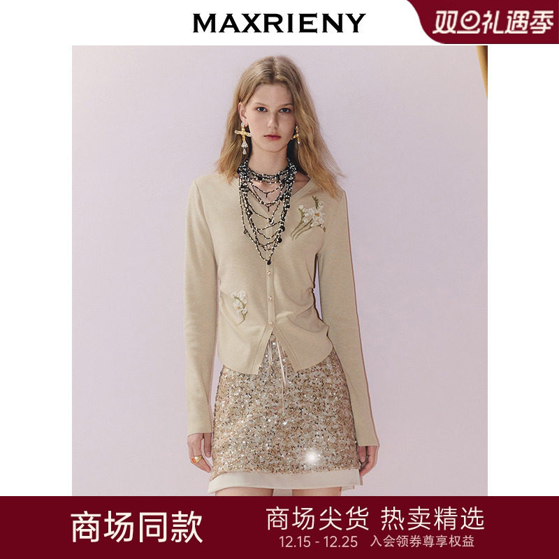 显瘦设计感毛衫，立体丝带绣勾勒繁复肌理