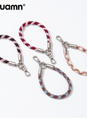 冬季毛绒短款手机挂绳手腕链条相机挂链女金属垫片防丢高级感结实