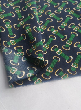 大牌藏青底绿色皮带扣印花真丝桑蚕丝面料高档连衣裙衬衣服装布料