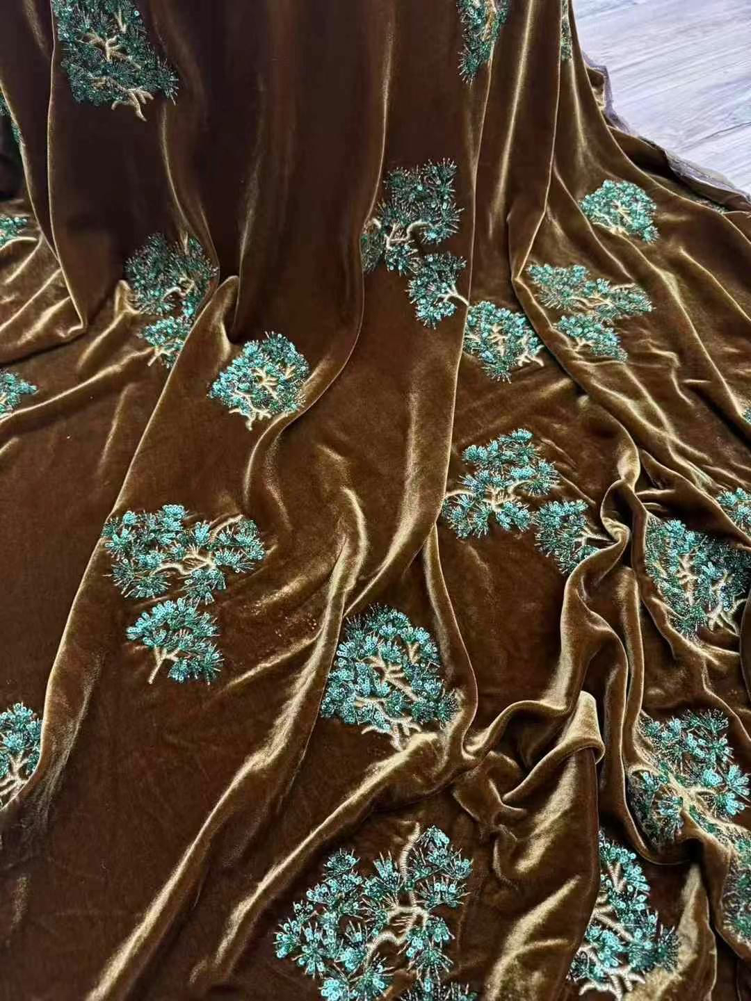 绿色松针丨美拉德色真丝丝绒重工钉珠刺绣外套棉服秋冬季马甲面料