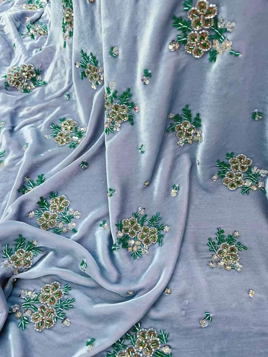 花间意真丝丝绒重工钉珠刺绣旗袍棉服马甲外套面料新中式服装布料图片