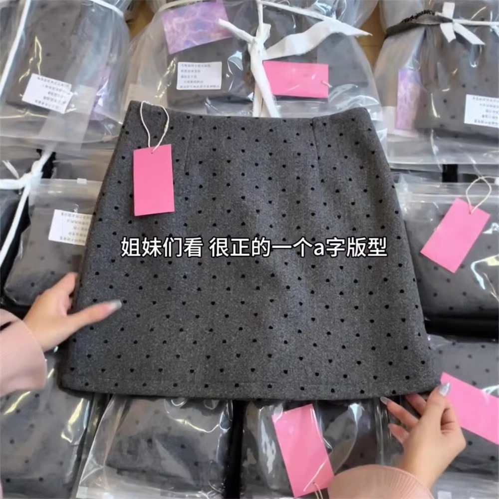 微胖mm波点毛呢半身裙2025春秋韩系气质淑女风修身包臀短裙子复古