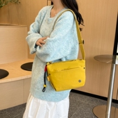 时尚 通勤小包包 斜挎包女2026简约单肩超轻高级感小众百搭精致新款