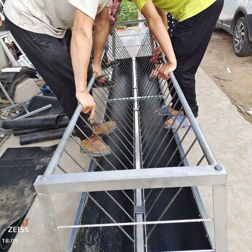 养殖双面羊槽子料马食槽大羊小羊羔加厚输送带皮子补料槽家用干净