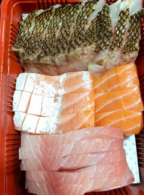 刺身拼盘三拼300g 台海红甘养殖章红三文鱼腩鲷鱼池鱼王冰鲜刺身