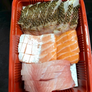 刺身拼盘三拼300g 台海红甘养殖章红三文鱼腩鲷鱼池鱼王冰鲜刺身