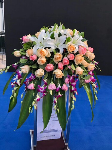 讲台花桌花胸花武汉花店同城配送