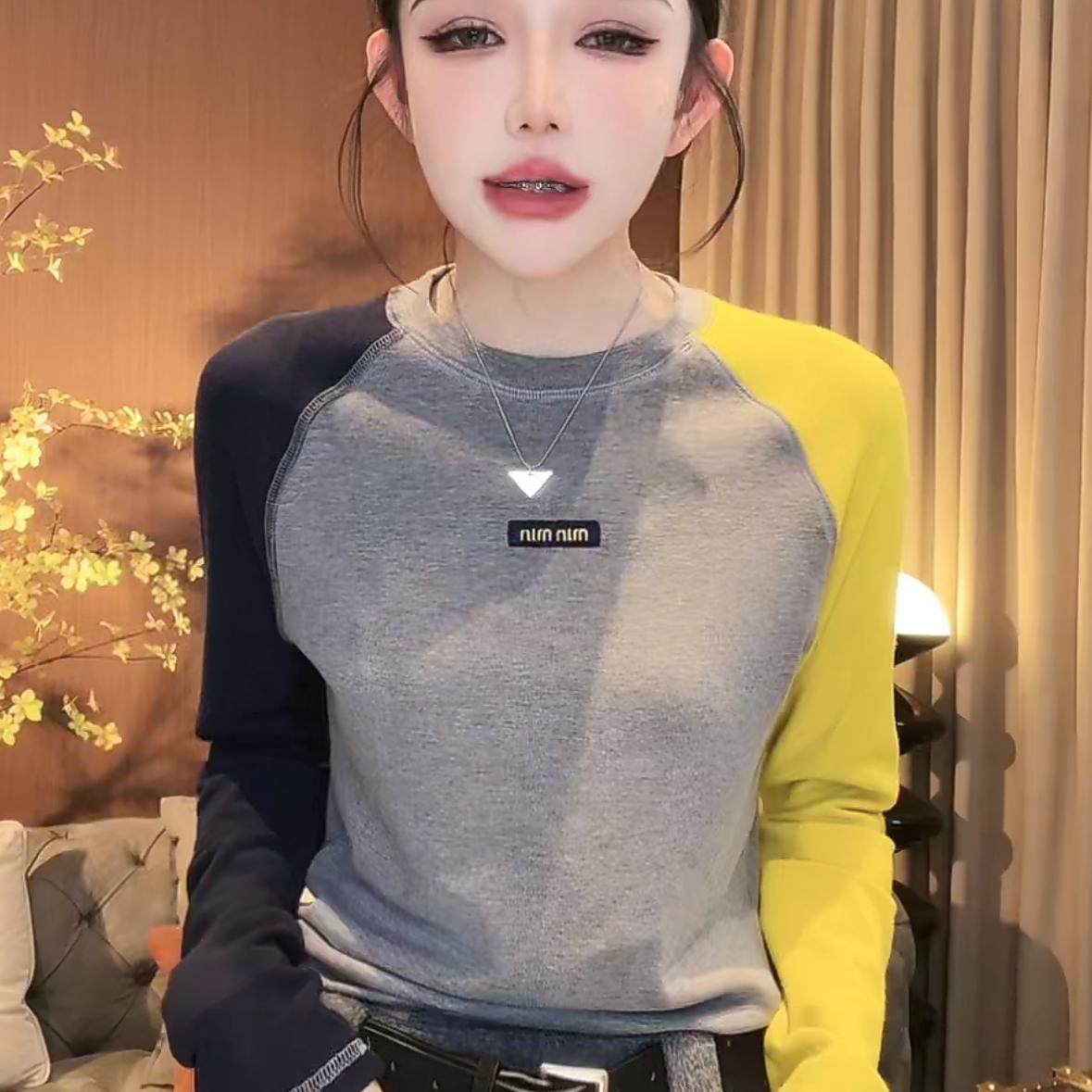 拼色磨毛圆领打底衫T恤女士秋冬2024新款时尚休闲个性彩色上衣潮
