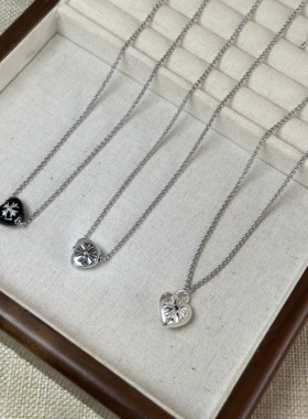 克罗爱心十字架桃心吊坠项链女小众时尚简约风百搭锁骨链毛衣链