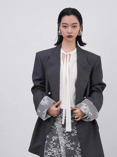 W西装外套女2025秋季新款廓形时尚蕾丝拼接法式翻领西服外套女