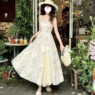 大码 温柔风蕾丝拼接收腰碎花吊带连衣裙女早秋仙女两件套 胖mm法式