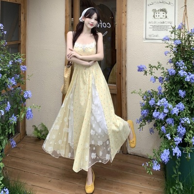 甜欲小清新蛋黄派蕾丝碎花裙穿搭