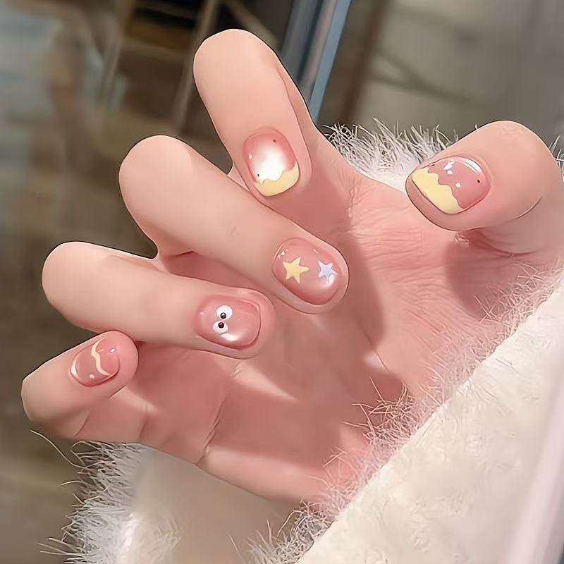 穿戴甲美甲2026新款趣味豆豆表情包玻璃珠小怪兽穿戴甲假指甲贴片