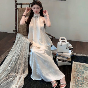 夏季新中式缎面白色挂脖背心套装女提花半身长裙两件套