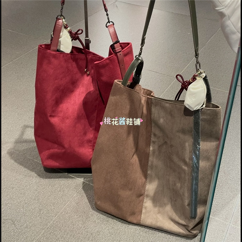 Adidas三叶草26新年饺子挂件大容量运动拎包托特包KH0282 KH0283,运动包/户外包/配件,挎包/拎包/休闲包,淘宝优惠券,粉丝福利购,淘宝优惠卷