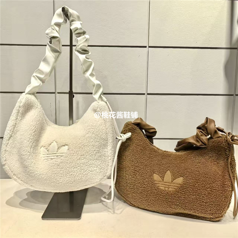 Adidas三叶草25冬季男女仿羊羔绒运动单肩斜挎包KT0858 KS8838