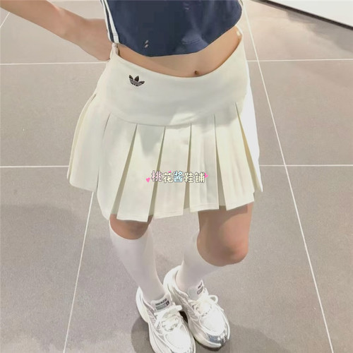 Adidas三叶草26年夏季女黑白百褶裙运动休闲半身裙 KG8257 KG8258