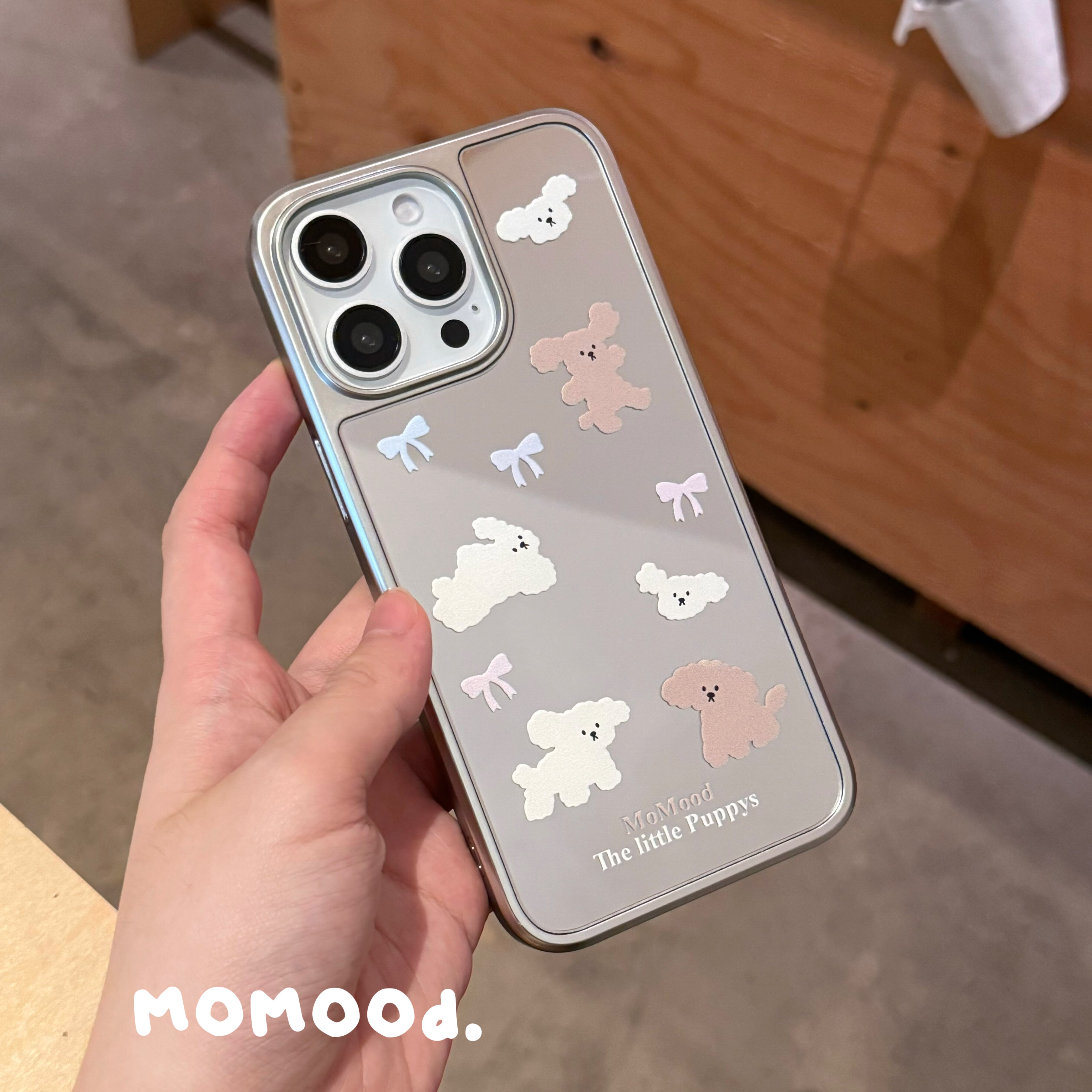 MoMood泰迪狗镜面手机壳适用苹果iPhone16ProMax韩国ins风原创卡通小狗防摔电镀软边补妆镜硬壳带挂绳孔
