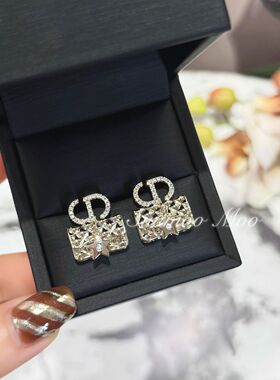 镀K金 法式轻奢咖啡金菱格纹包包五角星耳环 925银针