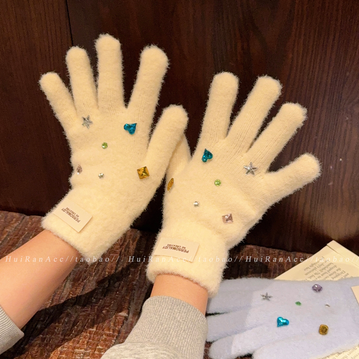 彩色水钻针织保暖手套女秋冬2025新款防风保暖学生骑行防寒可触屏
