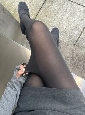 灰色裤袜的杀伤力！打底miu风拉满高级又好搭绝绝子！