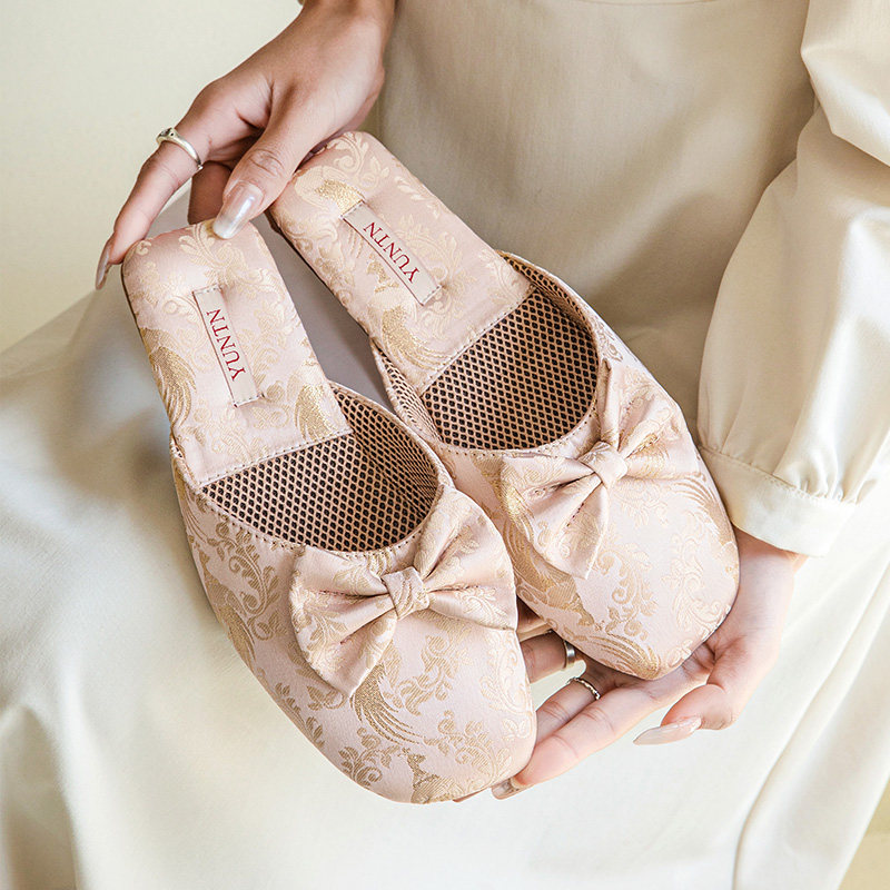 秋季优雅气质轻奢缎面新中式国潮女士凉拖鞋四季防滑牛筋底居家鞋